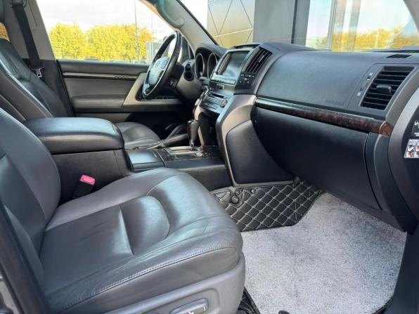 Toyota Land Cruiser 200 Series с пробегом 2010 года, цена 2 700 000 рублей, 324260 км, внедорожник, Автокод Объявления