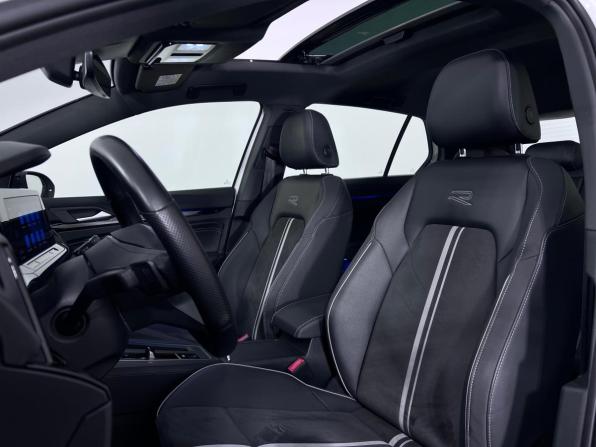 Volkswagen Golf VIII с пробегом 2021 года, цена 2 850 000 рублей, 41250 км, хэтчбек, Автокод Объявления
