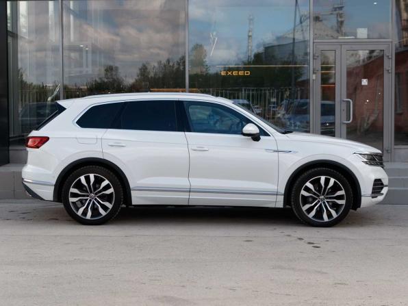 Volkswagen Touareg III с пробегом 2021 года, цена 5 330 000 рублей, 124168 км, внедорожник, Автокод Объявления