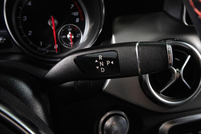 Mercedes-Benz GLA I (X156) Рестайлинг с пробегом 2018 года, цена 2 899 000 рублей, 97000 км, внедорожник, Автокод Объявления
