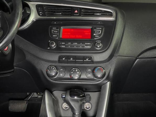 Kia Ceed II с пробегом 2015 года, цена 1 299 000 рублей, 160884 км, универсал, Автокод Объявления