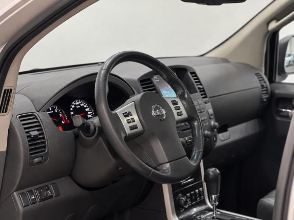 Nissan Pathfinder III Рестайлинг с пробегом 2013 года, цена 1 999 500 рублей, 167504 км, внедорожник, Автокод Объявления
