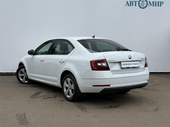 Skoda Octavia III (A7) Рестайлинг с пробегом 2019 года, цена 1 990 000 рублей, 70111 км, лифтбек, Автокод Объявления