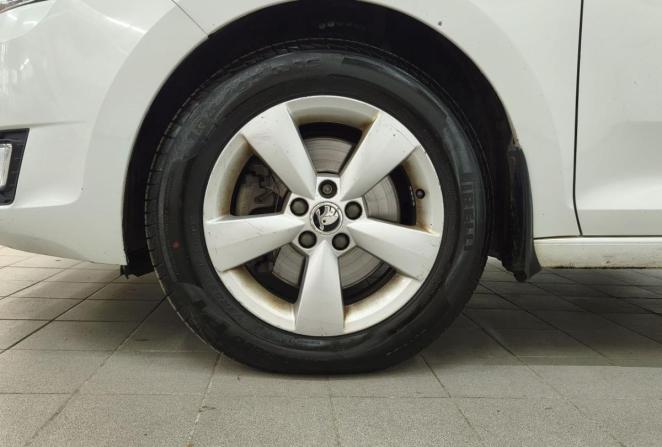 Skoda Rapid I с пробегом 2015 года, цена 829 500 рублей, 204724 км, лифтбек, Автокод Объявления