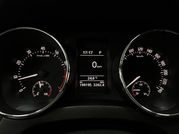 Skoda Yeti I Рестайлинг с пробегом 2017 года, цена 1 250 000 рублей, 199000 км, внедорожник, Автокод Объявления