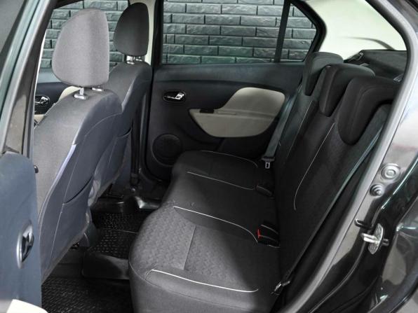 Renault Logan II с пробегом 2015 года, цена 950 000 рублей, 64635 км, седан, Автокод Объявления