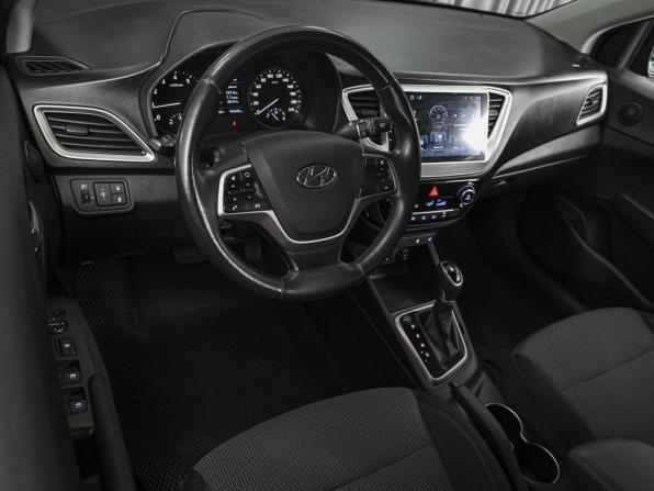 Hyundai Solaris II с пробегом 2018 года, цена 1 299 000 рублей, 154649 км, седан, Автокод Объявления