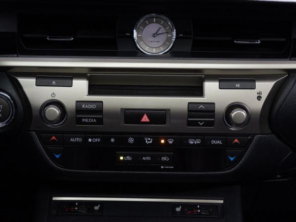 Lexus ES VI с пробегом 2014 года, цена 2 549 000 рублей, 41775 км, седан, Автокод Объявления