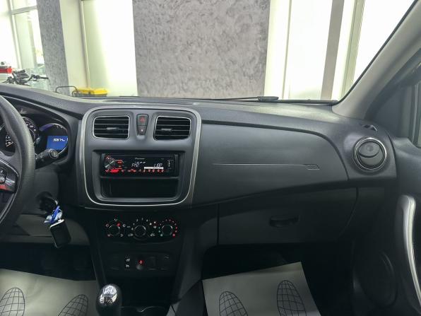 Renault Sandero II с пробегом 2017 года, цена 1 195 000 рублей, 30874 км, хэтчбек, Автокод Объявления