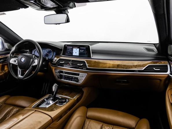 BMW 7 серии VI (G11/G12) с пробегом 2017 года, цена 2 499 000 рублей, 23000 км, седан, Автокод Объявления
