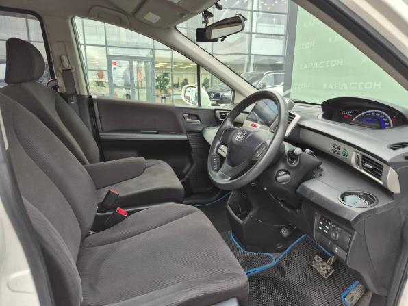 Honda Freed I Рестайлинг с пробегом 2011 года, цена 1 050 000 рублей, 154205 км, компактвэн, Автокод Объявления