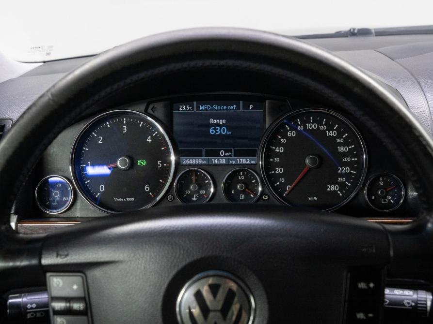 Volkswagen Touareg I Рестайлинг Тюмень  - изображение 23