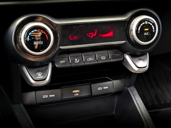 Kia Rio IV Рестайлинг с пробегом 2021 года, цена 1 550 000 рублей, 80362 км, седан, Автокод Объявления