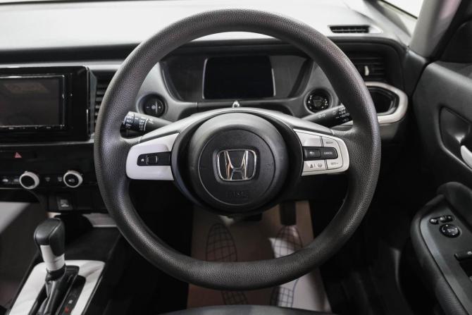 Honda Fit IV с пробегом 2022 года, цена 1 299 000 рублей, 33200 км, хэтчбек, Автокод Объявления