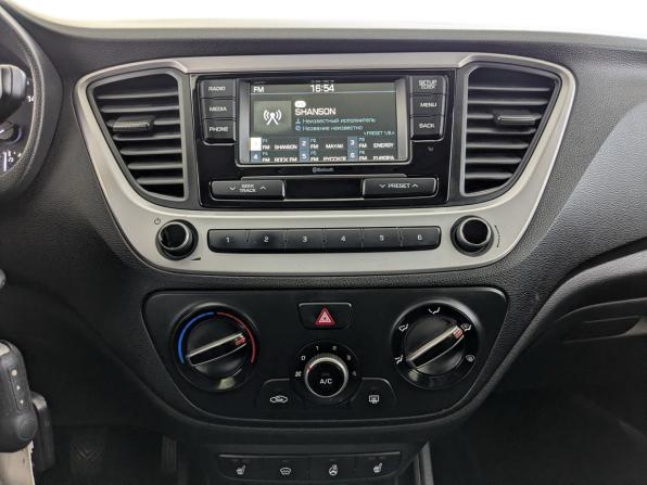 Hyundai Solaris II с пробегом 2017 года, цена 1 150 000 рублей, 110581 км, седан, Автокод Объявления