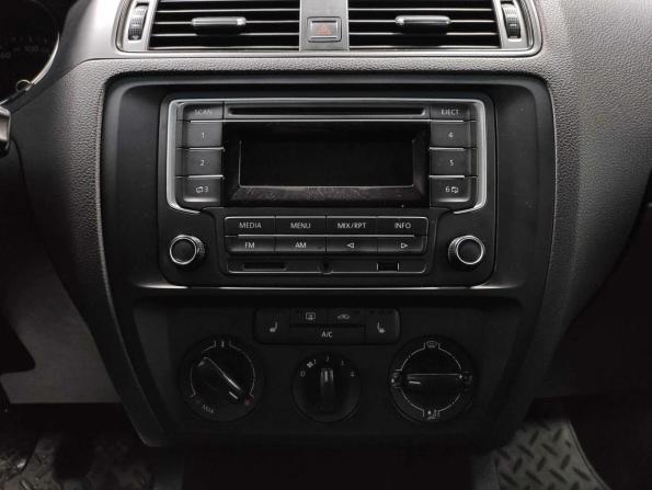 Volkswagen Jetta VI Рестайлинг с пробегом 2015 года, цена 1 050 000 рублей, 211076 км, седан, Автокод Объявления