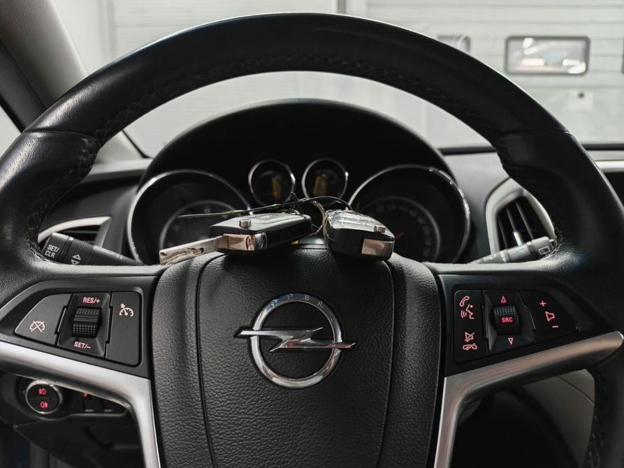 Opel Astra J Москва  - изображение 18