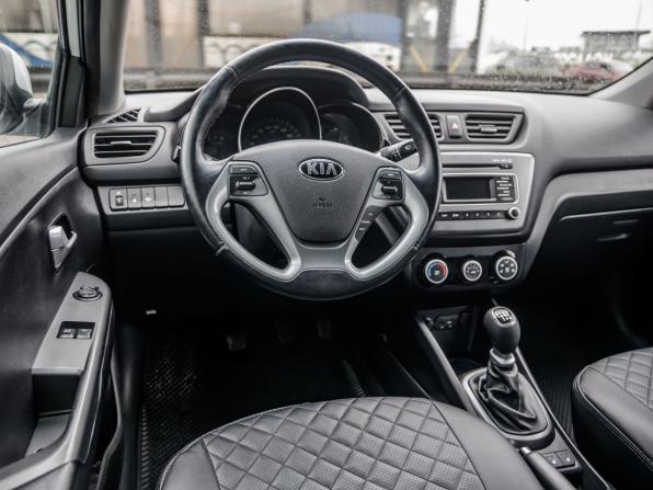 Kia Rio III Рестайлинг с пробегом 2017 года, цена 1 075 000 рублей, 120684 км, седан, Автокод Объявления