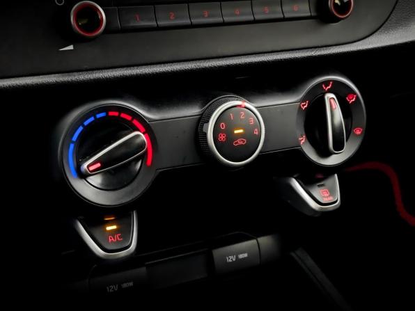 Kia Rio IV Рестайлинг с пробегом 2020 года, цена 1 575 000 рублей, 23105 км, седан, Автокод Объявления