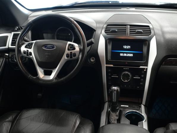 Ford Explorer V с пробегом 2015 года, цена 1 930 000 рублей, 175145 км, внедорожник, Автокод Объявления