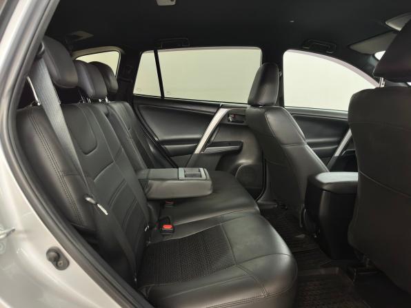 Toyota RAV4 IV (XA40) Рестайлинг с пробегом 2018 года, цена 2 490 000 рублей, 114395 км, внедорожник, Автокод Объявления