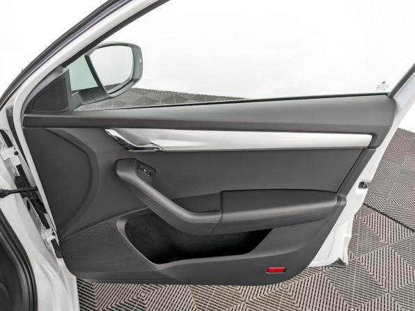 Skoda Octavia III (A7) Рестайлинг с пробегом 2020 года, цена 2 500 000 рублей, 48217 км, лифтбек, Автокод Объявления