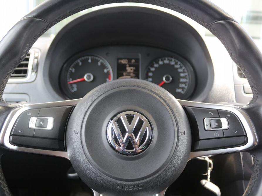 Volkswagen Polo V Рестайлинг Стерлитамак  - изображение 9