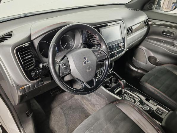 Mitsubishi Outlander III Рестайлинг 3 с пробегом 2021 года, цена 2 299 000 рублей, 113269 км, внедорожник, Автокод Объявления
