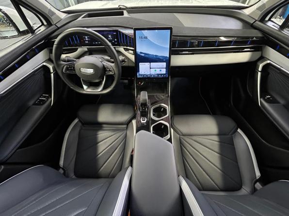 Geely Atlas II с пробегом 2023 года, цена 2 709 000 рублей, 29000 км, внедорожник, Автокод Объявления