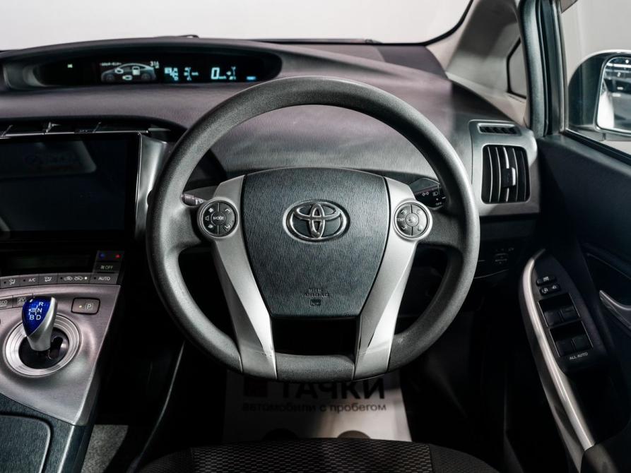 Toyota Prius III Рестайлинг (XW30) Чита  - изображение 8