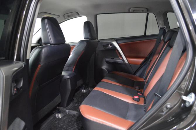 Toyota RAV4 IV (XA40) Рестайлинг с пробегом 2015 года, цена 2 475 000 рублей, 103000 км, внедорожник, Автокод Объявления