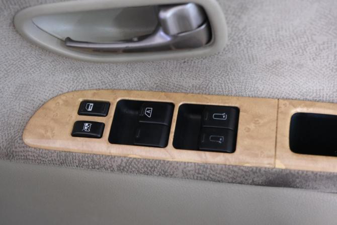 Nissan Elgrand II (E51) с пробегом 2002 года, цена 1 439 000 рублей, 153300 км, минивэн, Автокод Объявления