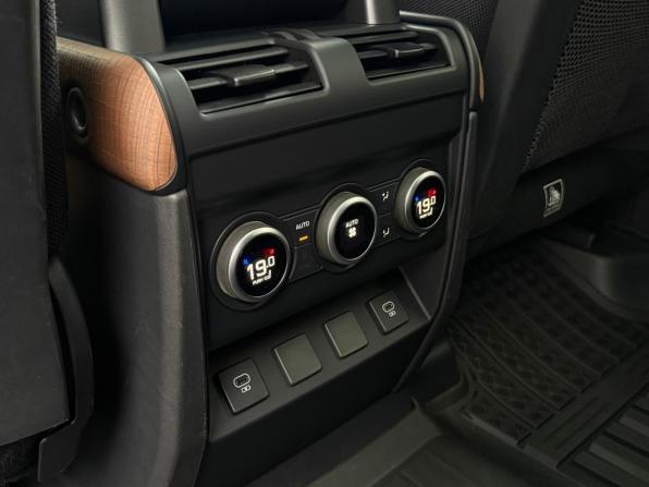 Land Rover Defender II с пробегом 2022 года, цена 11 300 000 рублей, 40895 км, внедорожник, Автокод Объявления