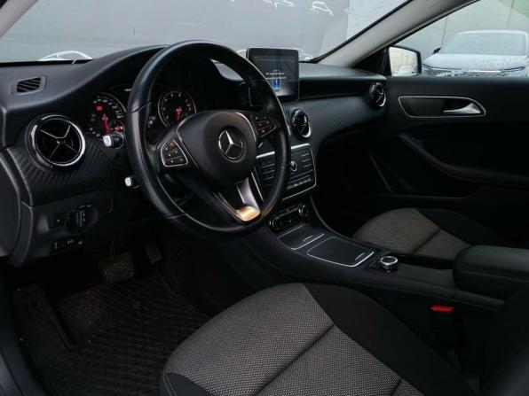 Mercedes-Benz GLA I (X156) Рестайлинг с пробегом 2019 года, цена 2 190 600 рублей, 62570 км, внедорожник, Автокод Объявления