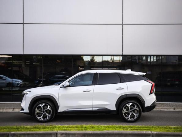 Geely Atlas II с пробегом 2023 года, цена 2 646 000 рублей, 44384 км, внедорожник, Автокод Объявления