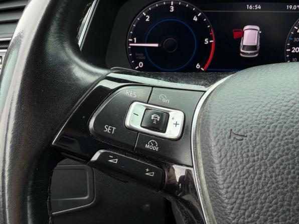 Volkswagen Tiguan II с пробегом 2018 года, цена 2 505 000 рублей, 106000 км, внедорожник, Автокод Объявления