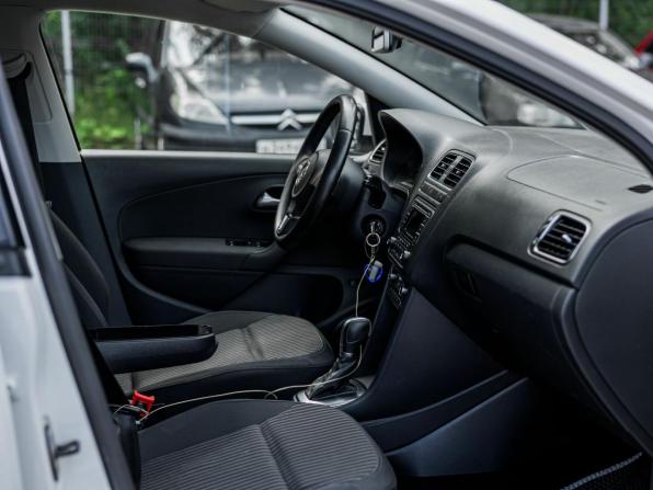 Volkswagen Polo V с пробегом 2014 года, цена 625 000 рублей, 233695 км, седан, Автокод Объявления