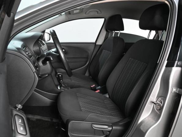 Volkswagen Polo V Рестайлинг с пробегом 2017 года, цена 1 079 000 рублей, 226390 км, седан, Автокод Объявления