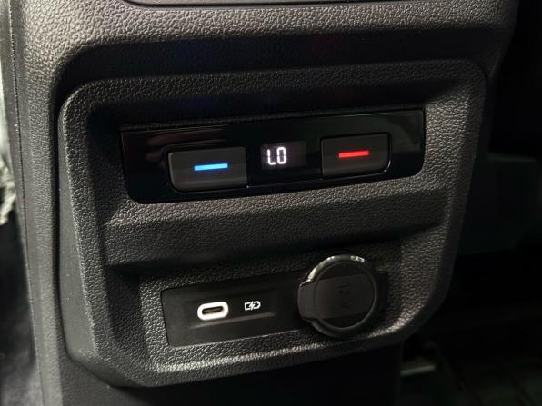 Volkswagen Tiguan II Рестайлинг с пробегом 2021 года, цена 2 579 000 рублей, 129693 км, внедорожник, Автокод Объявления