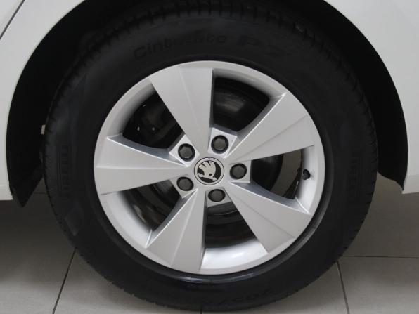 Skoda Octavia IV (A8) с пробегом 2021 года, цена 2 589 900 рублей, 79685 км, лифтбек, Автокод Объявления