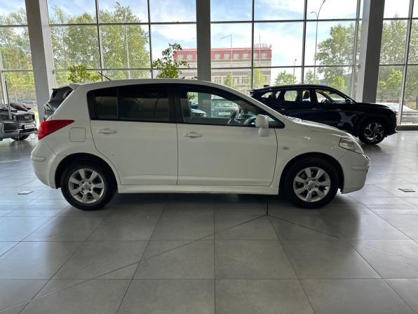 Nissan Tiida I Рестайлинг с пробегом 2013 года, цена 749 000 рублей, 180000 км, хэтчбек, Автокод Объявления