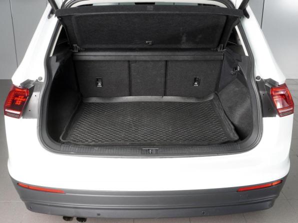 Volkswagen Tiguan II с пробегом 2018 года, цена 2 489 000 рублей, 98081 км, внедорожник, Автокод Объявления