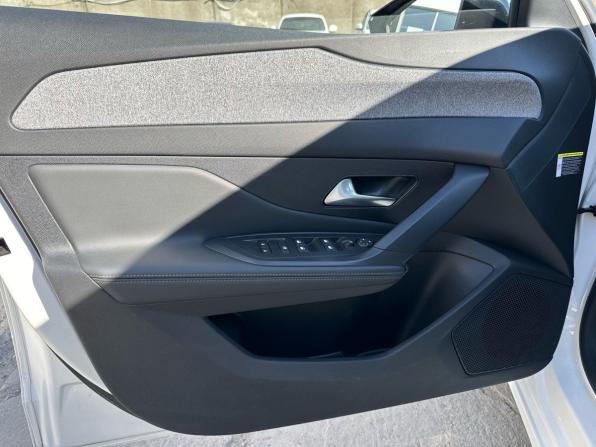 Peugeot 308 III с пробегом 2022 года, цена 2 180 000 рублей, 59000 км, универсал, Автокод Объявления