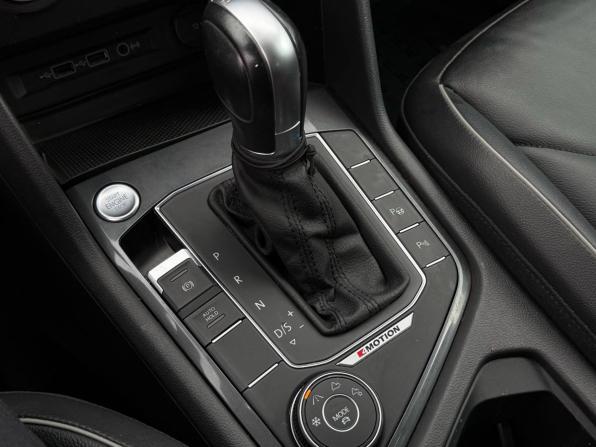 Volkswagen Tiguan II с пробегом 2018 года, цена 2 505 000 рублей, 106000 км, внедорожник, Автокод Объявления