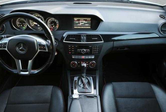 Mercedes-Benz C-Класс III (W204) Рестайлинг с пробегом 2013 года, цена 1 379 000 рублей, 149302 км, седан, Автокод Объявления
