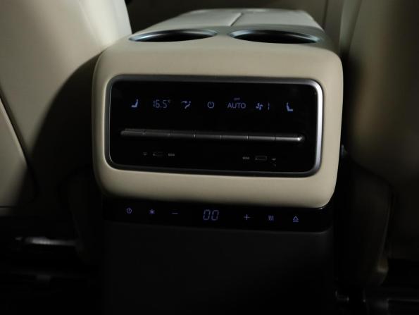 Li Auto (Lixiang) L9 I с пробегом 2023 года, цена 5 100 000 рублей, 92128 км, внедорожник, Автокод Объявления