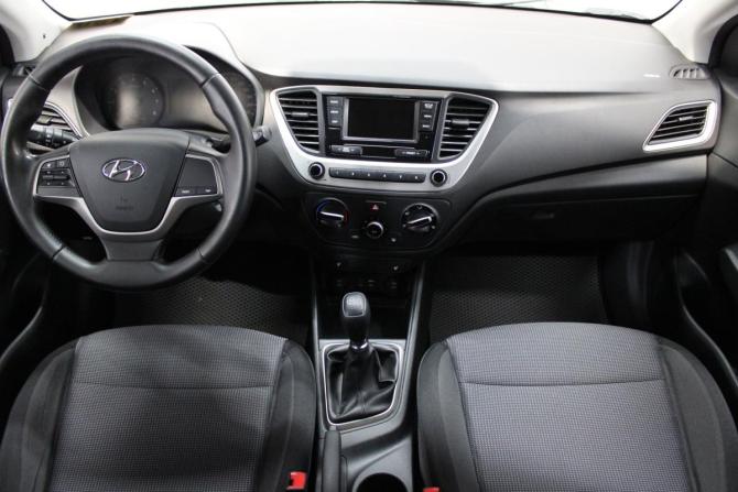 Hyundai Solaris II с пробегом 2017 года, цена 1 075 000 рублей, 148076 км, седан, Автокод Объявления