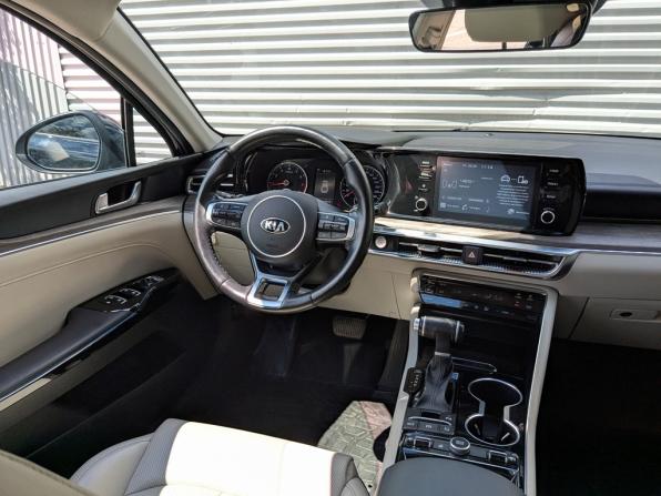 Kia K5 III с пробегом 2021 года, цена 2 290 000 рублей, 115013 км, седан, Автокод Объявления
