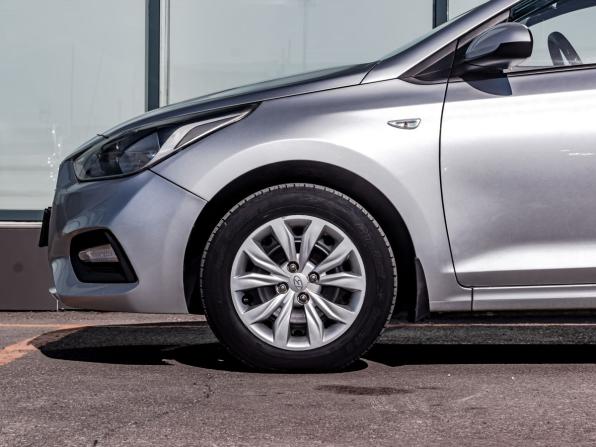 Hyundai Solaris II с пробегом 2017 года, цена 920 000 рублей, 94308 км, седан, Автокод Объявления