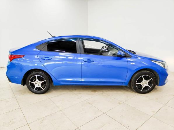 Hyundai Solaris II с пробегом 2018 года, цена 1 270 000 рублей, 114603 км, седан, Автокод Объявления